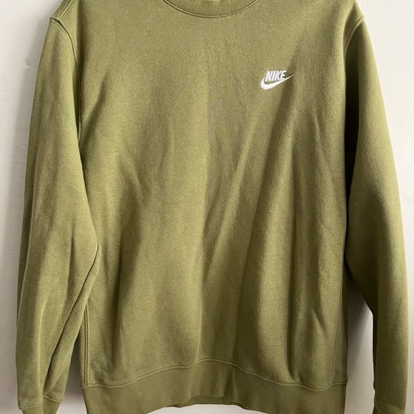 Nike Men's Sage Green Crewneck Sweater - Picture 1 of 3